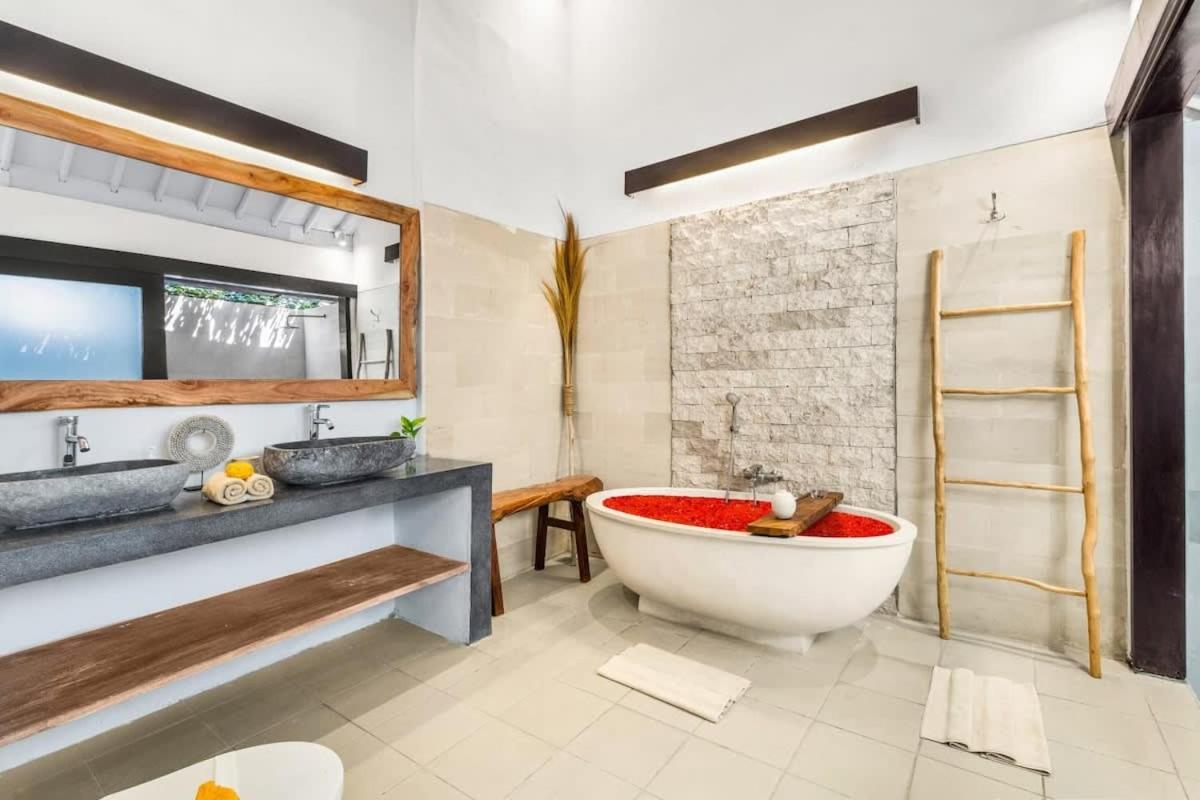 Villa New York - 4 Bdr Pool Luxury Villa, Next To The Forge Bali Seminyak Exterior foto